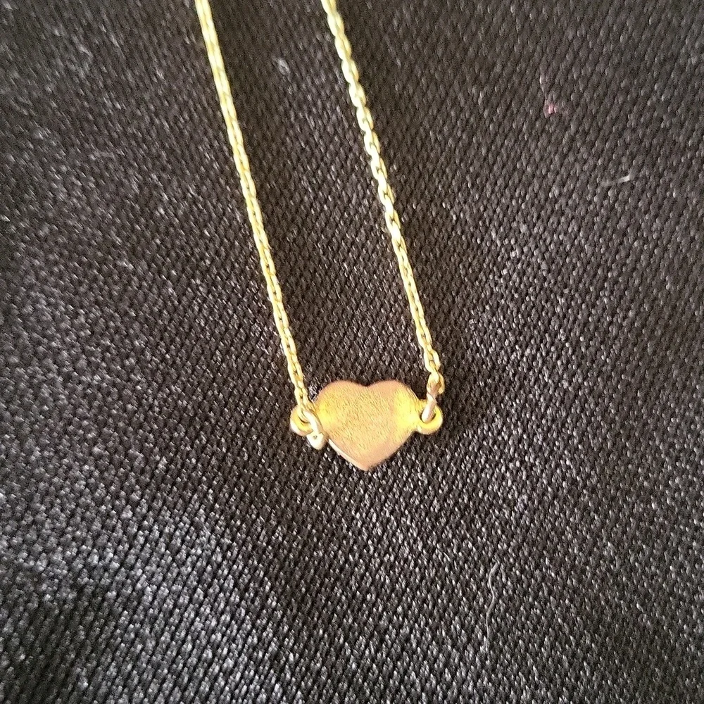 **Removing 8/29** Gold Heart Pendant Necklace - Picture 4 of 4